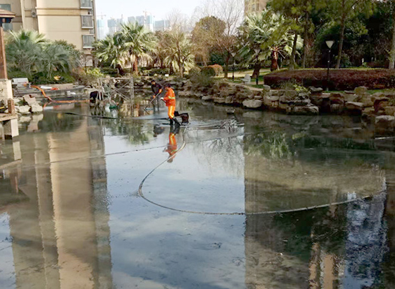 青白江景观池淤泥清理